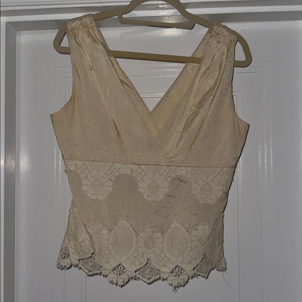 Elie Tahari Cream Lace V-Neck Top